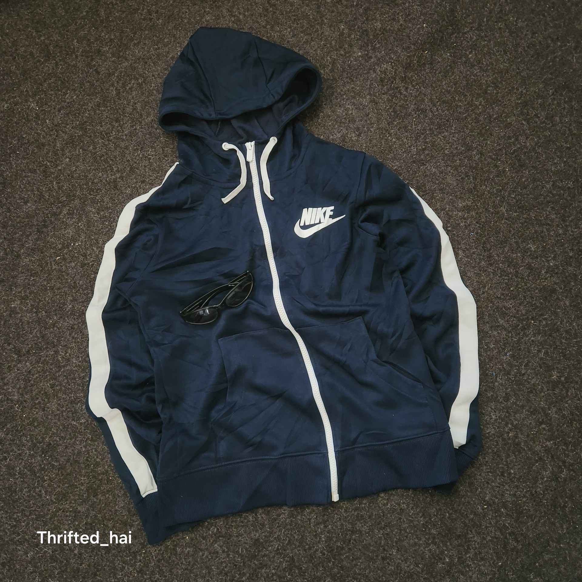 Y2k Nike hoodie | ZThrifts